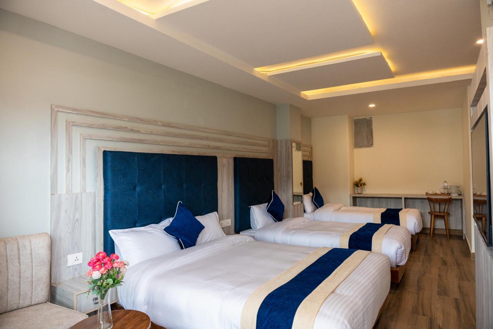 Hotel Adam Pokhara Exterior foto