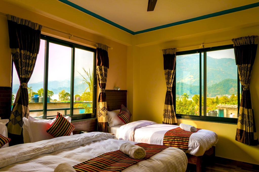 Hotel Adam Pokhara Zimmer foto