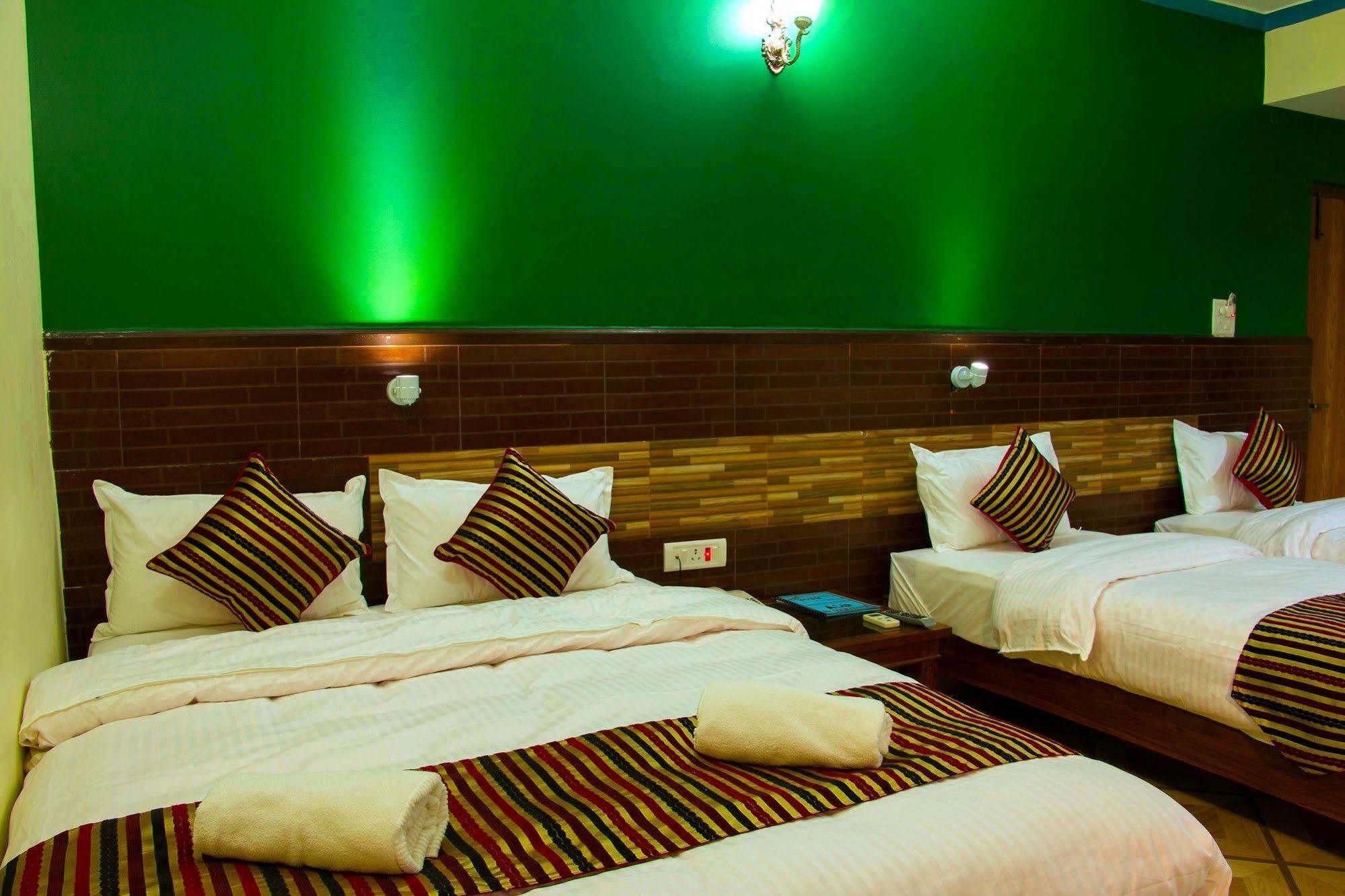 Hotel Adam Pokhara Exterior foto
