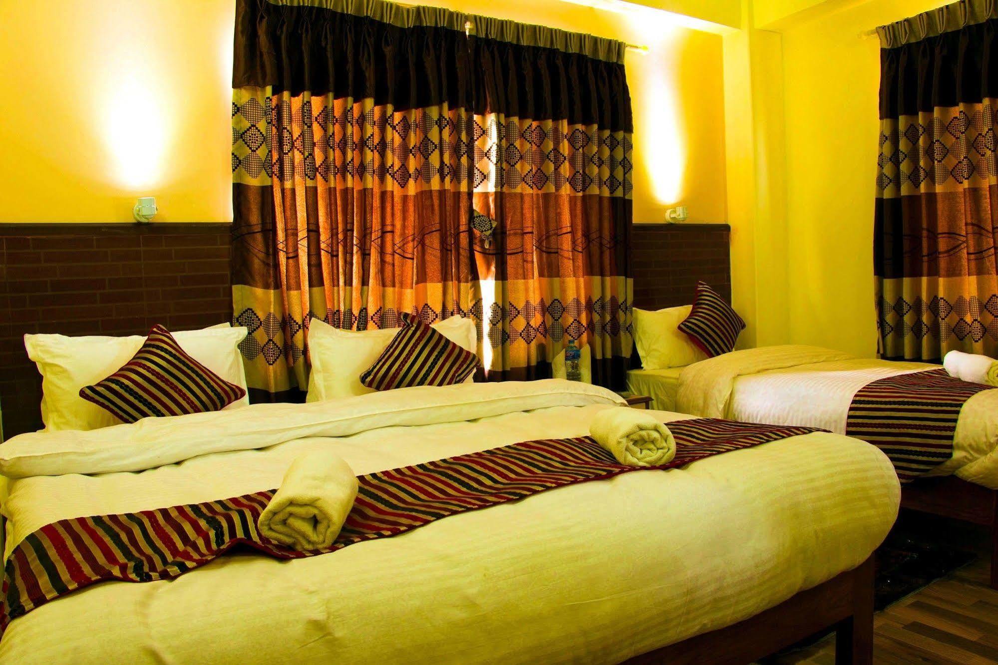Hotel Adam Pokhara Exterior foto